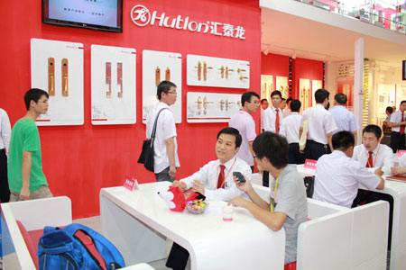2.搜狐家居記者采訪營銷中心總監劉冠賢先生.jpg